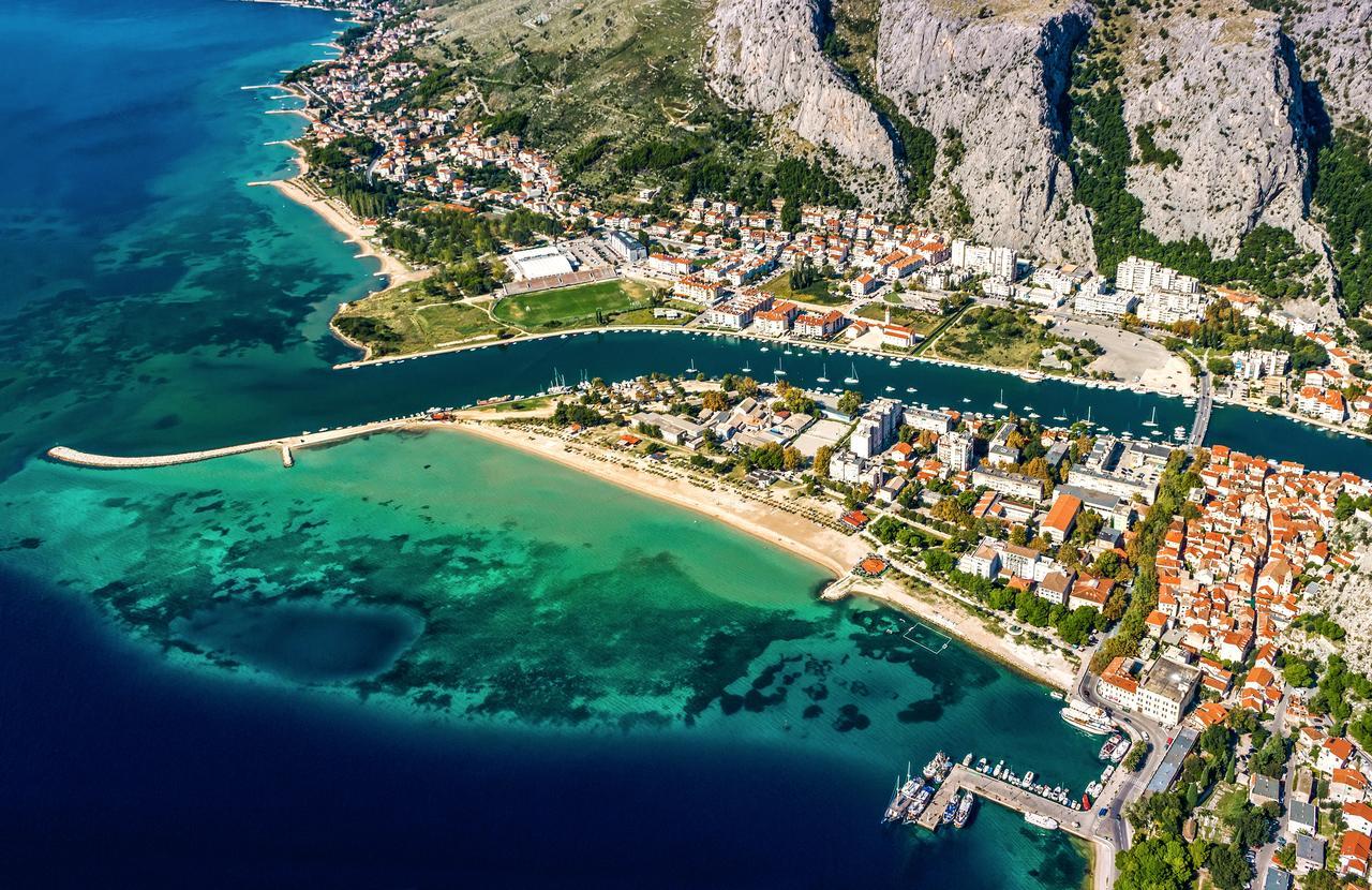 Apartment Omis Holiday Bagian luar foto