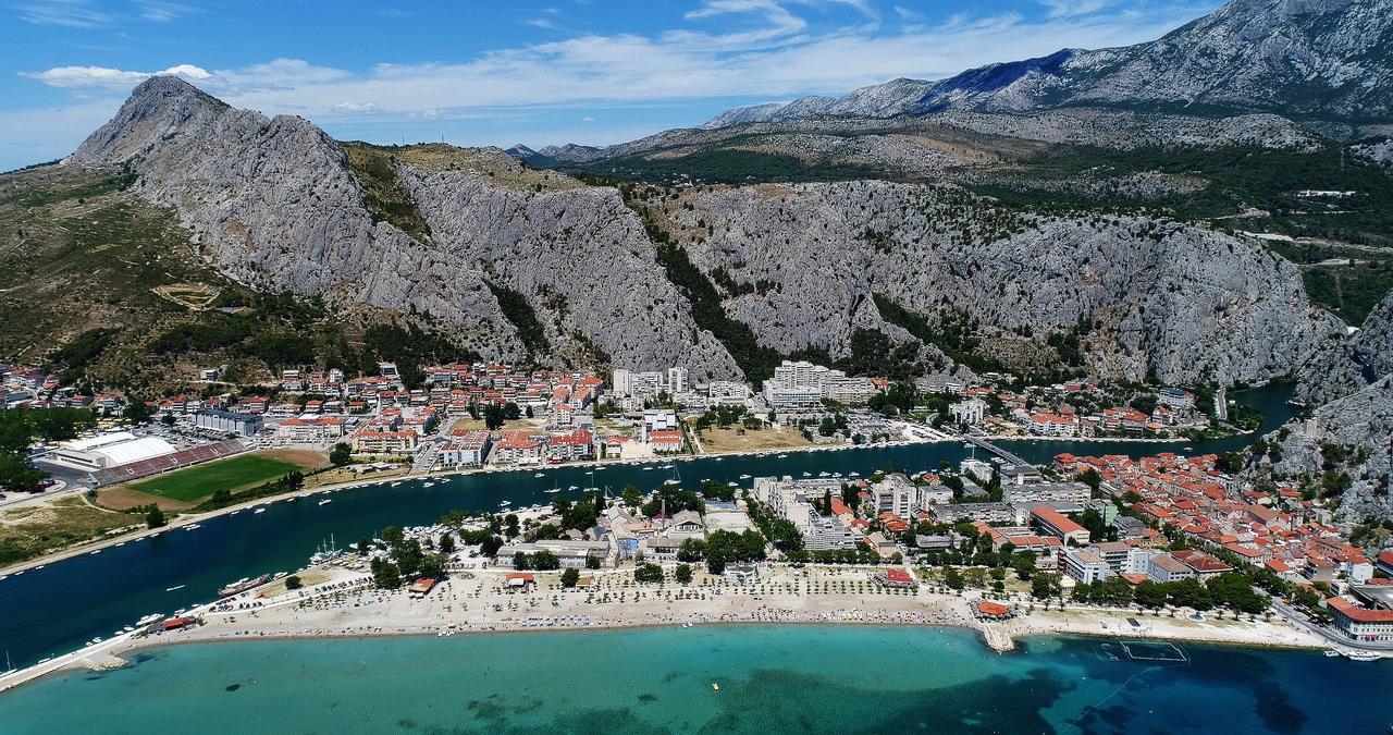 Apartment Omis Holiday Bagian luar foto