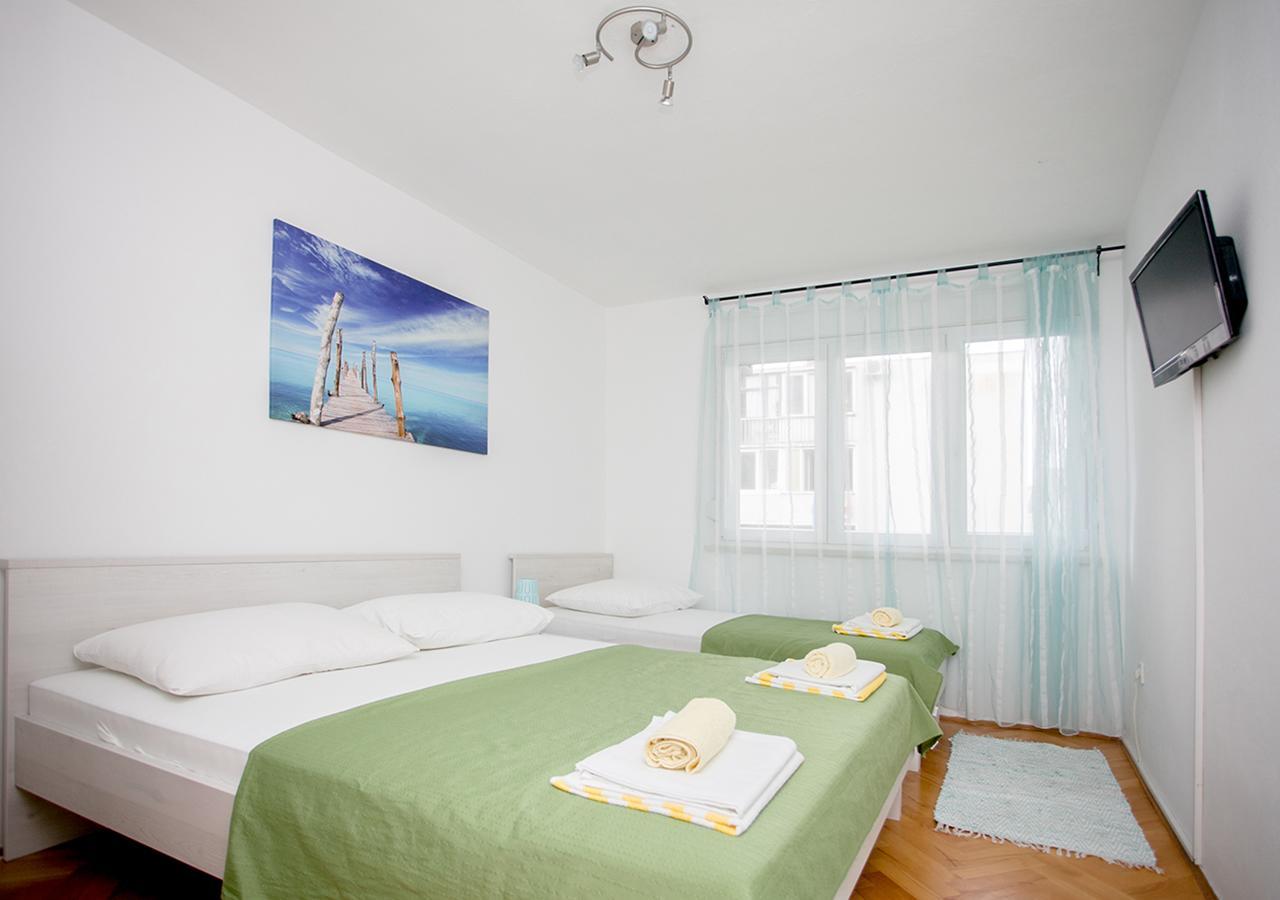 Apartment Omis Holiday Bagian luar foto