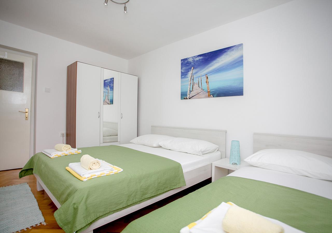 Apartment Omis Holiday Bagian luar foto