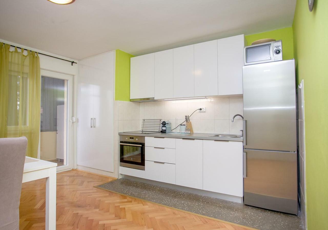 Apartment Omis Holiday Bagian luar foto