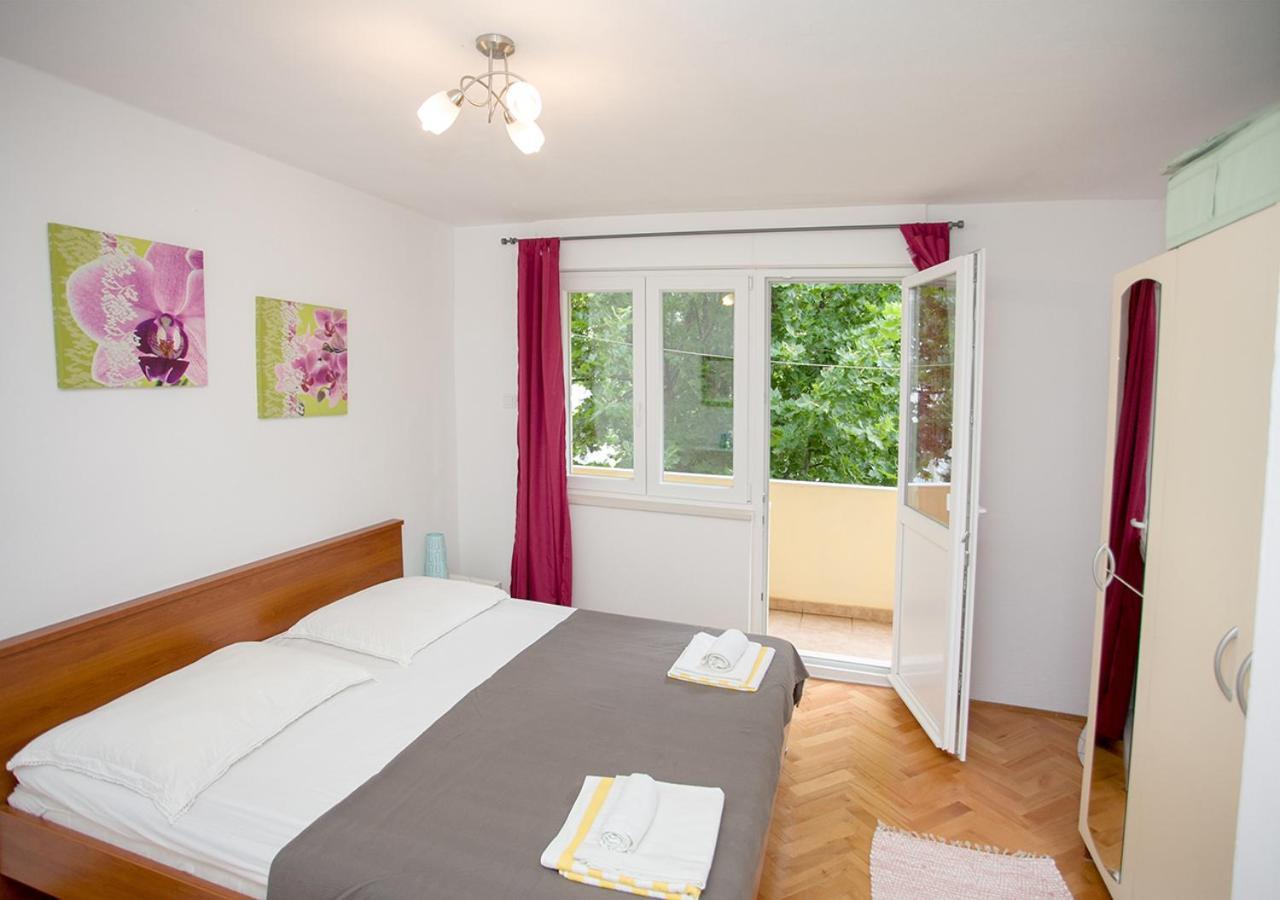 Apartment Omis Holiday Bagian luar foto